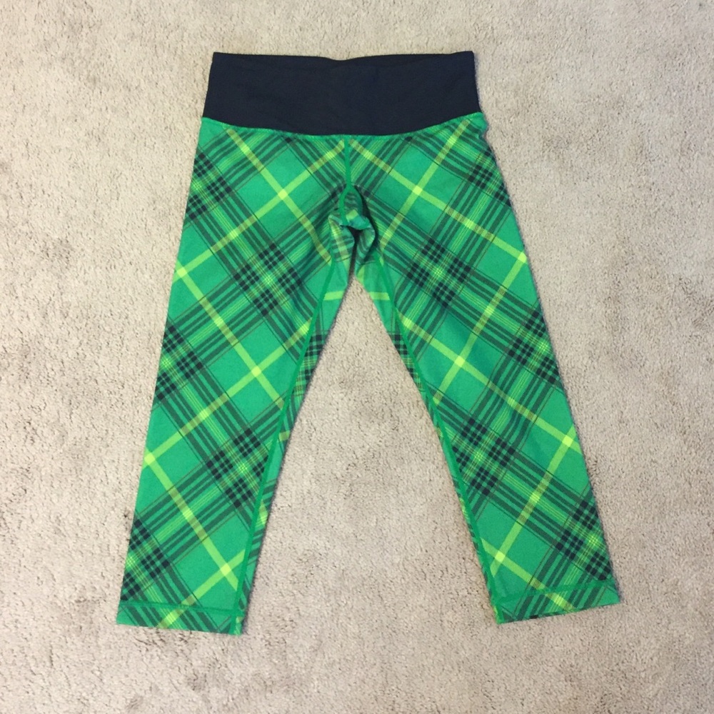 Lululemon Green Tartan Plaid Crop Pants